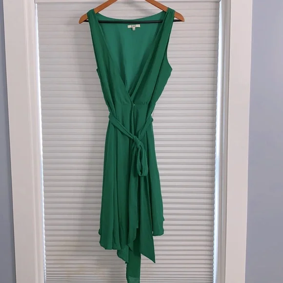 BB Dakota | Dresses | Emerald Green Flowing Wrap Dress | Poshmark